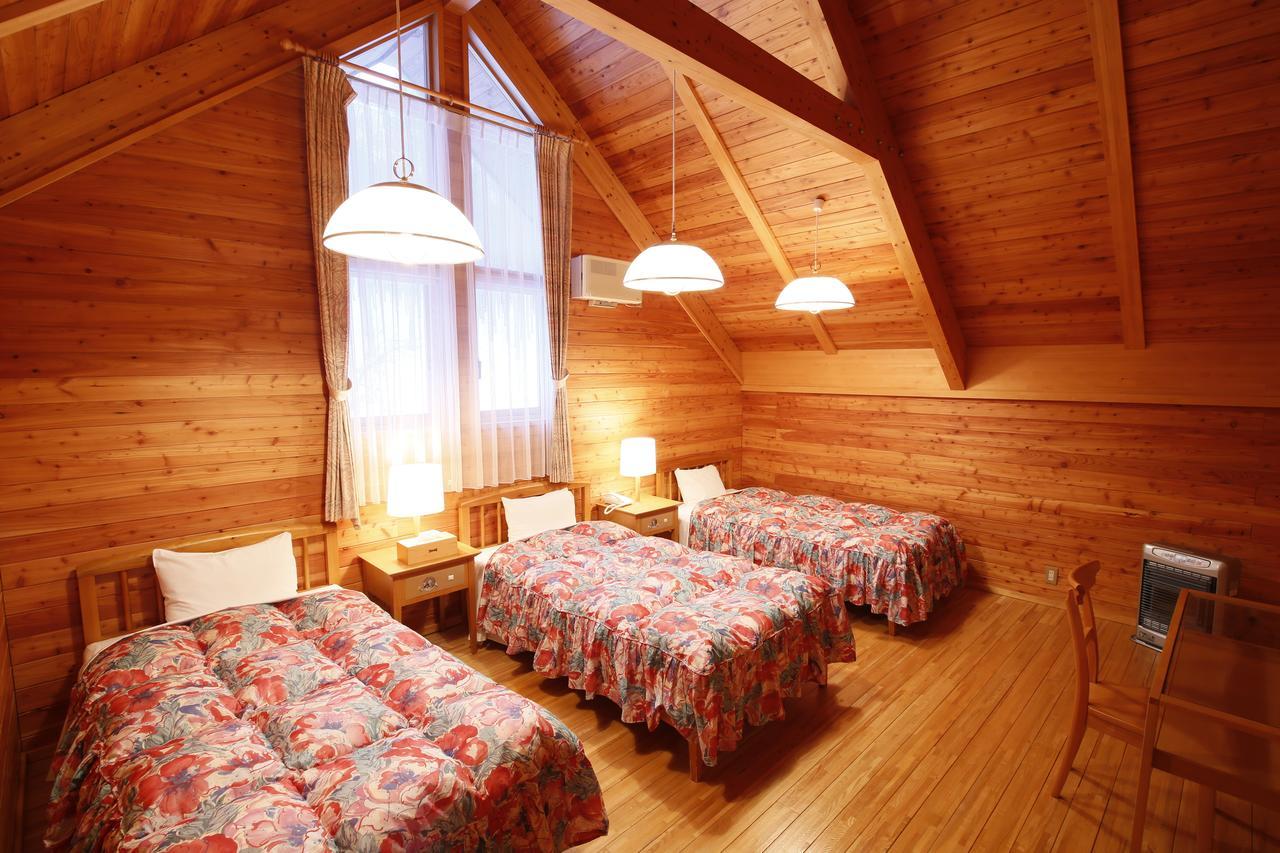 Log Hotel Larch Lake Kanayama Minamifurano Room photo