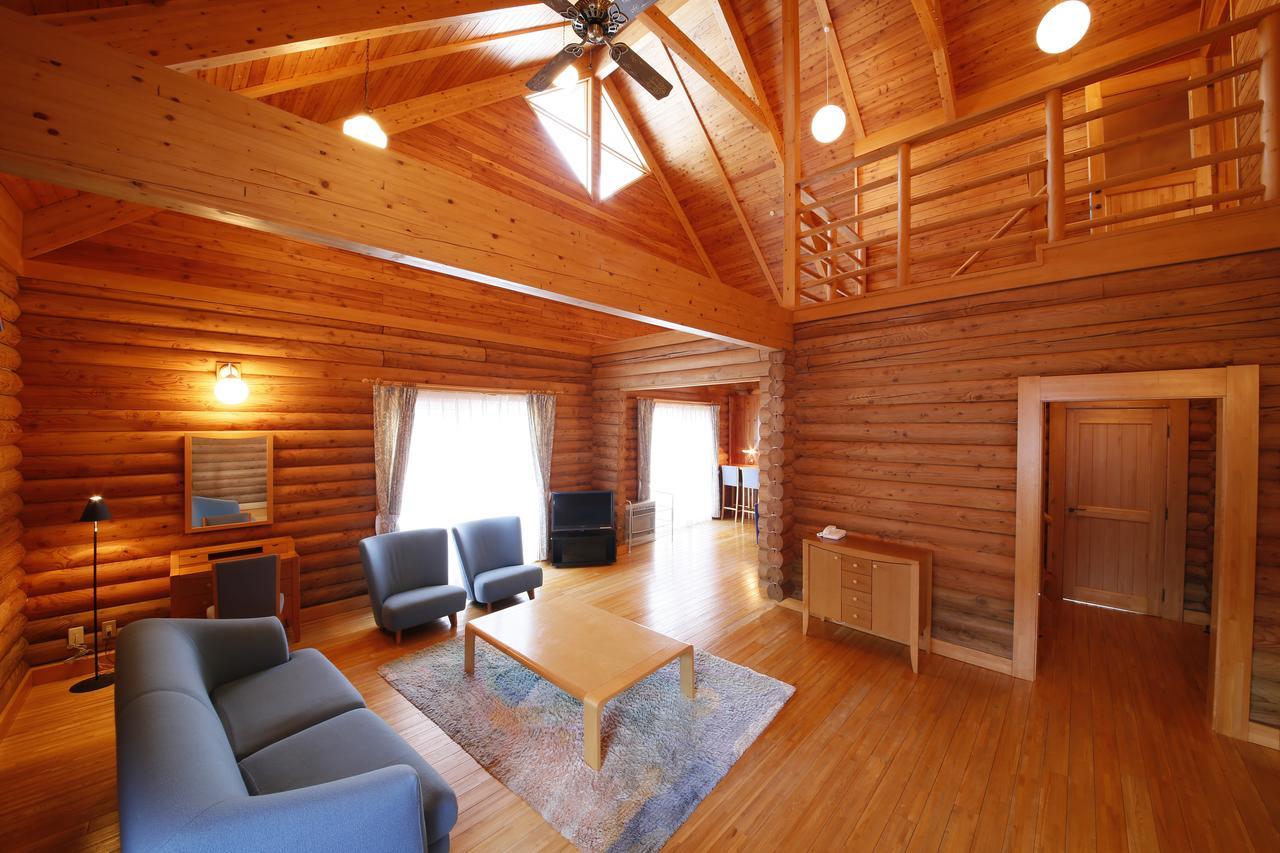 Log Hotel Larch Lake Kanayama Minamifurano Exterior photo