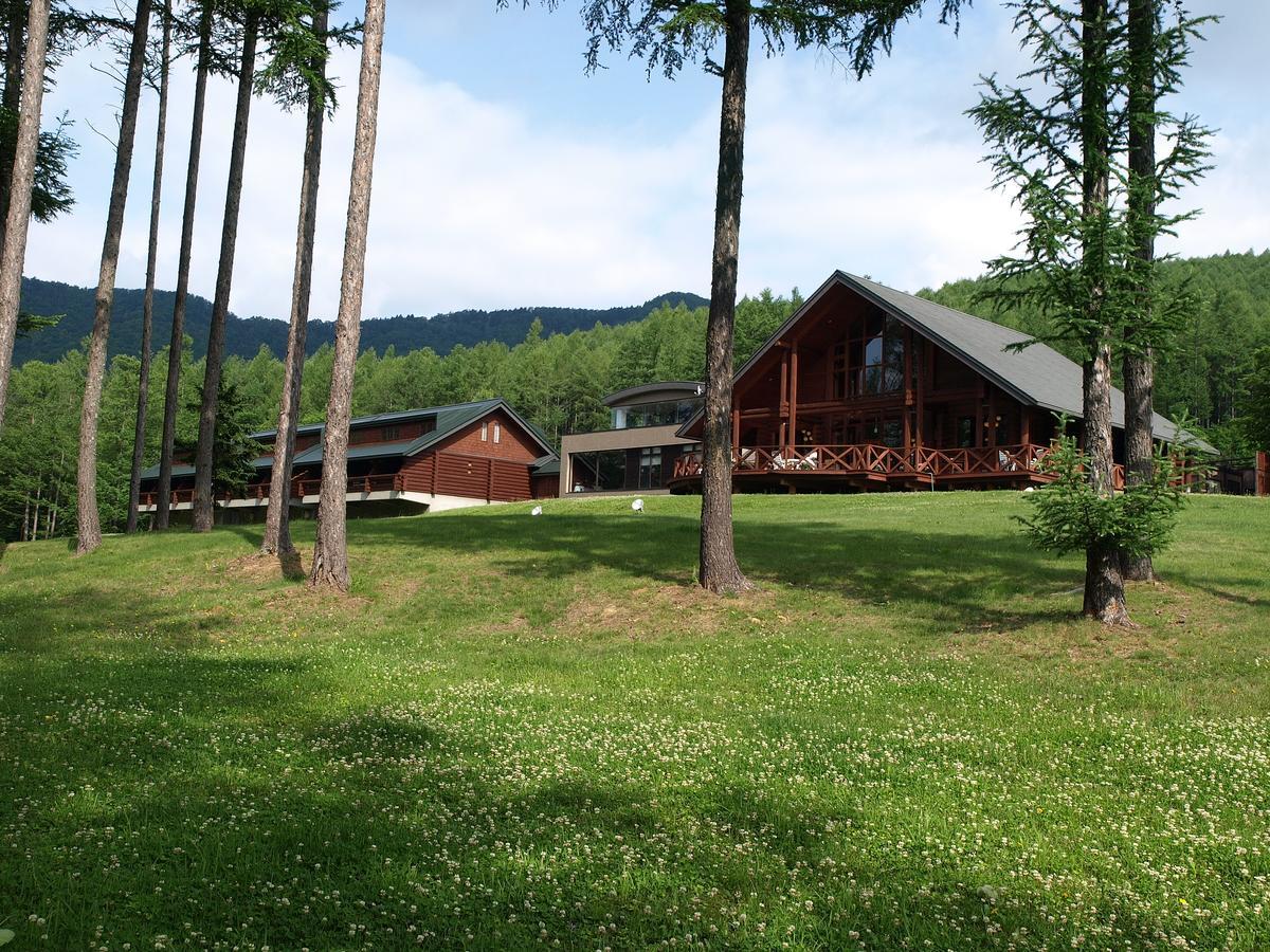 Log Hotel Larch Lake Kanayama Minamifurano Exterior photo
